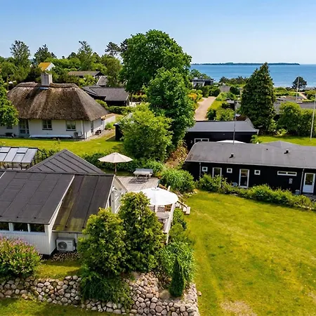 3 Bedroom Amazing In Ebeltoft